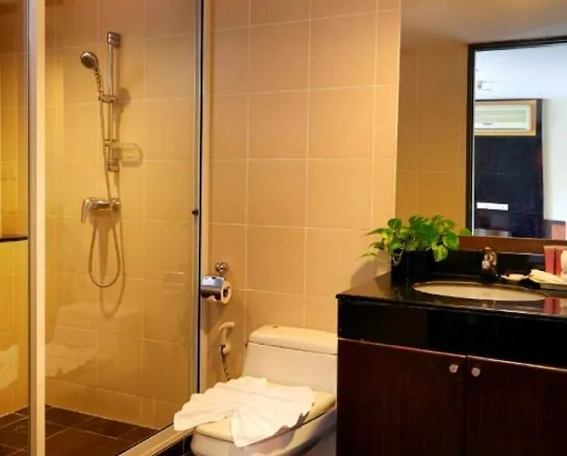 The Mercer Sukhumvit 4 3* バンコク都