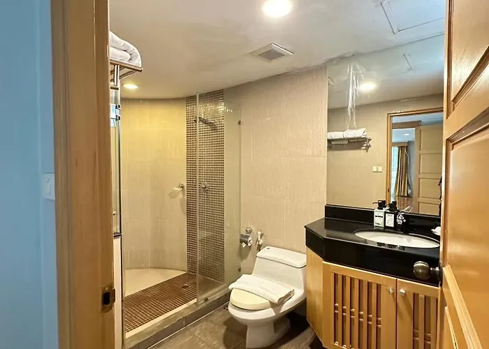 The Mercer Sukhumvit 4 3* バンコク都