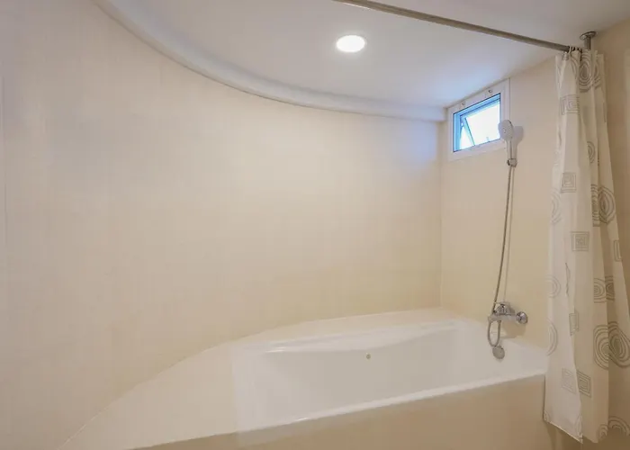 The Mercer Sukhumvit 4 3*